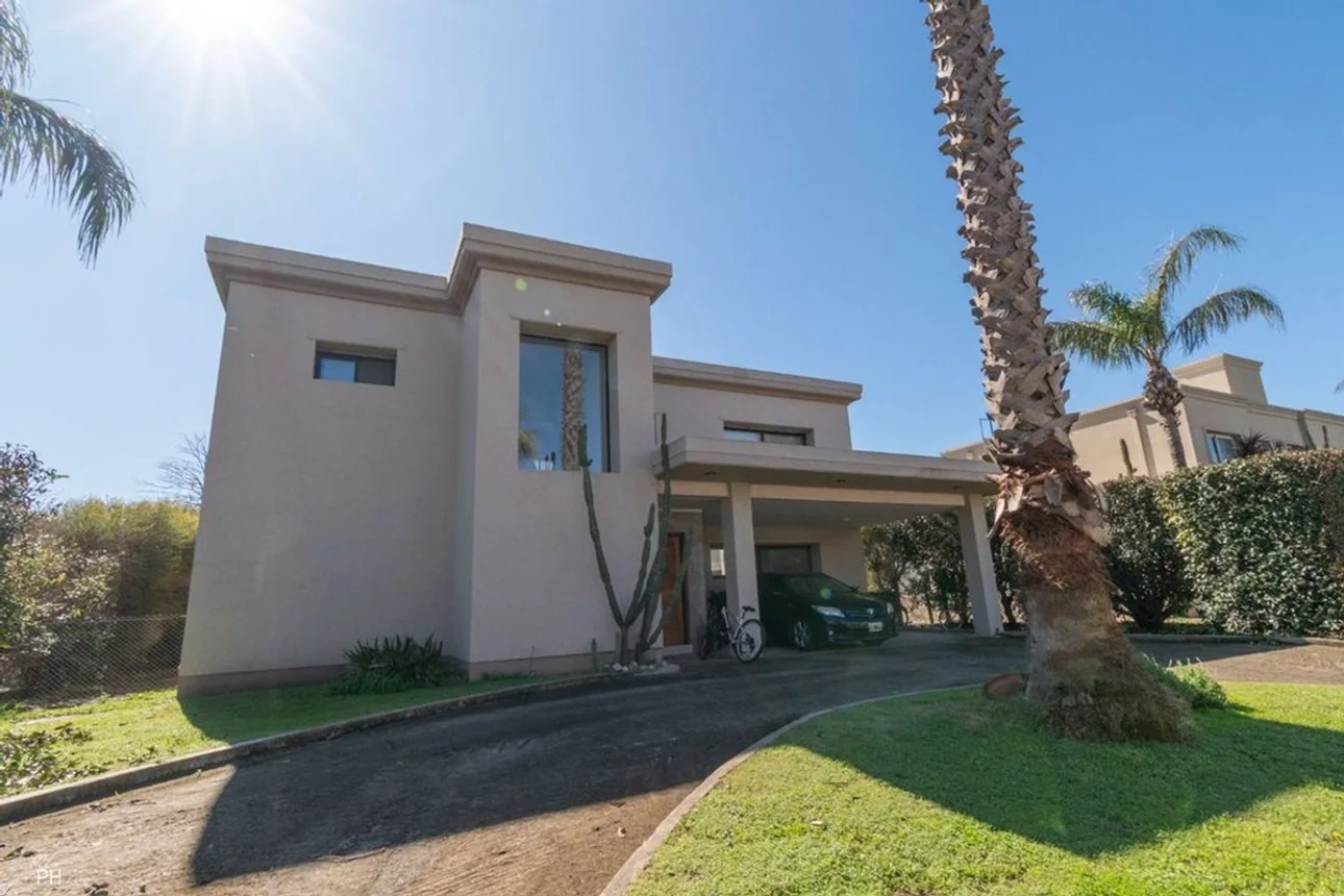 Casa en venta en Funes, foto 2