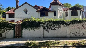 VENTA IMPORTANTE CASA DE ESTILO EN OLIVOS