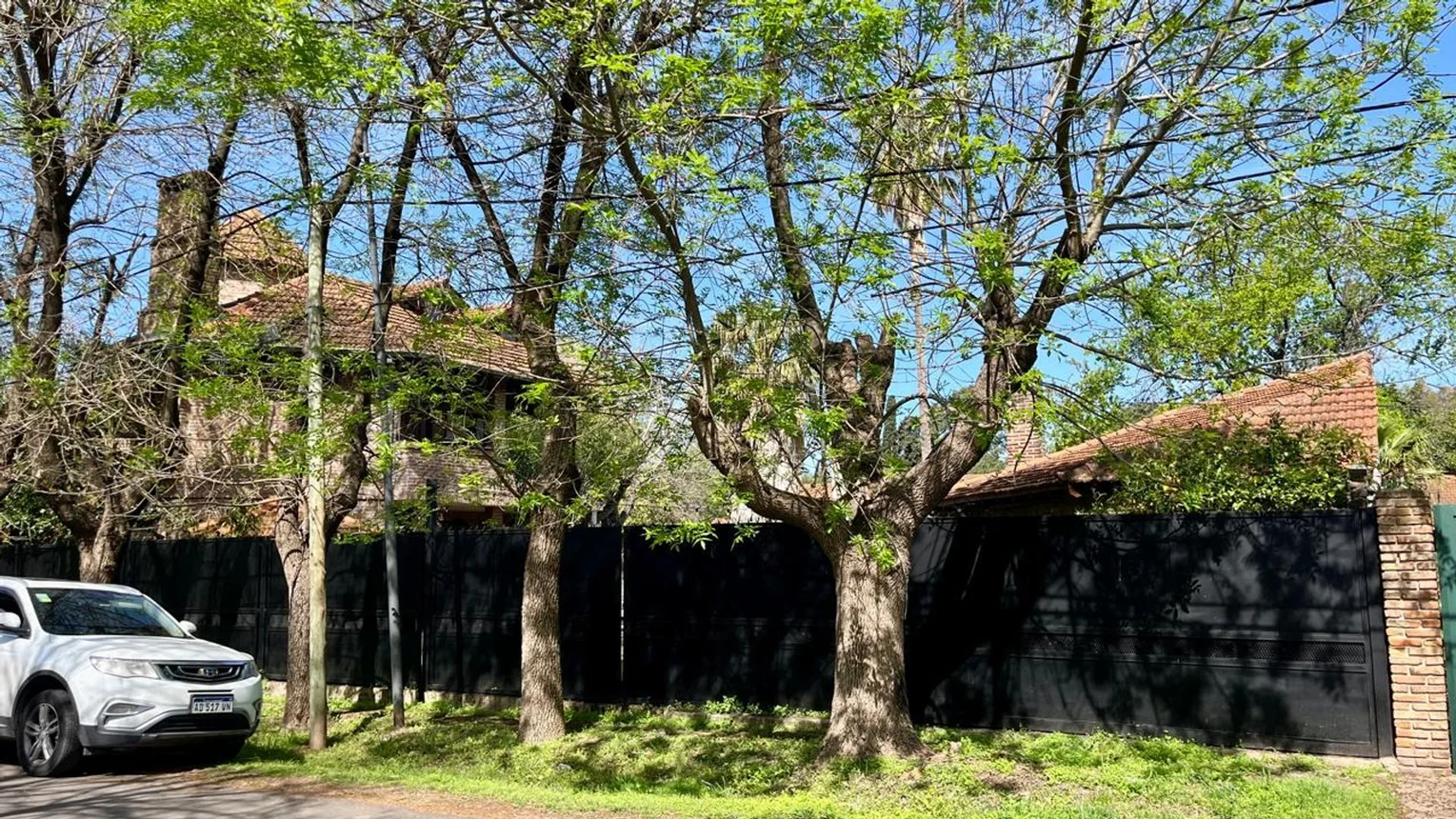 Casa de 4 ambientes en venta en Don Torcuato, Ecuador 1900, foto 3