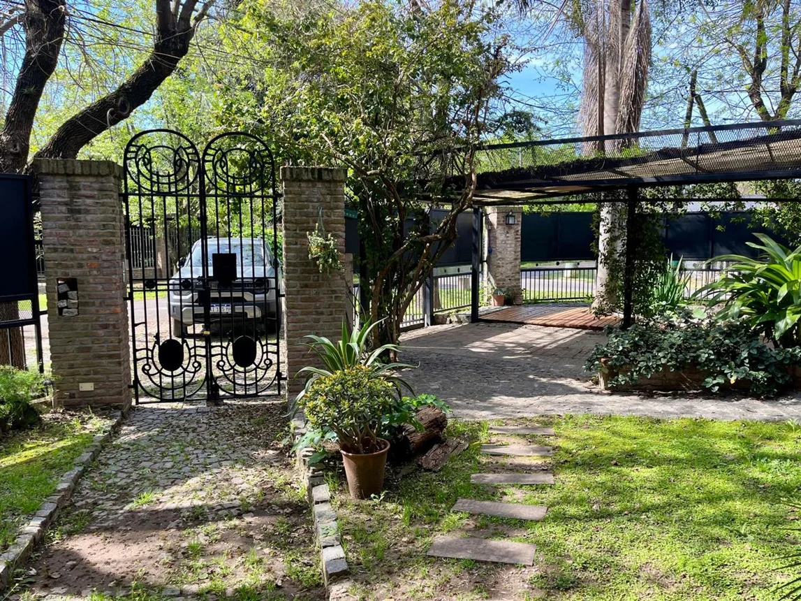 Casa de 4 ambientes en venta en Don Torcuato, Ecuador 1900, foto 4