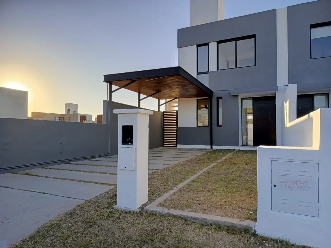 Casa dúplex de 5 ambientes en alquiler en Córdoba, Mza 15 Lote 0, foto 2