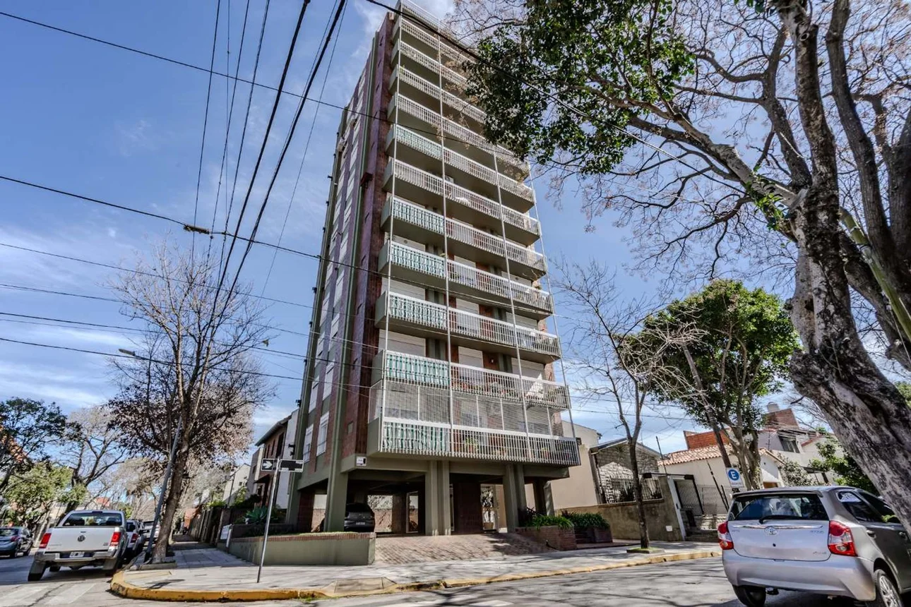 Piso en venta en La Lucila, Rioja 3800