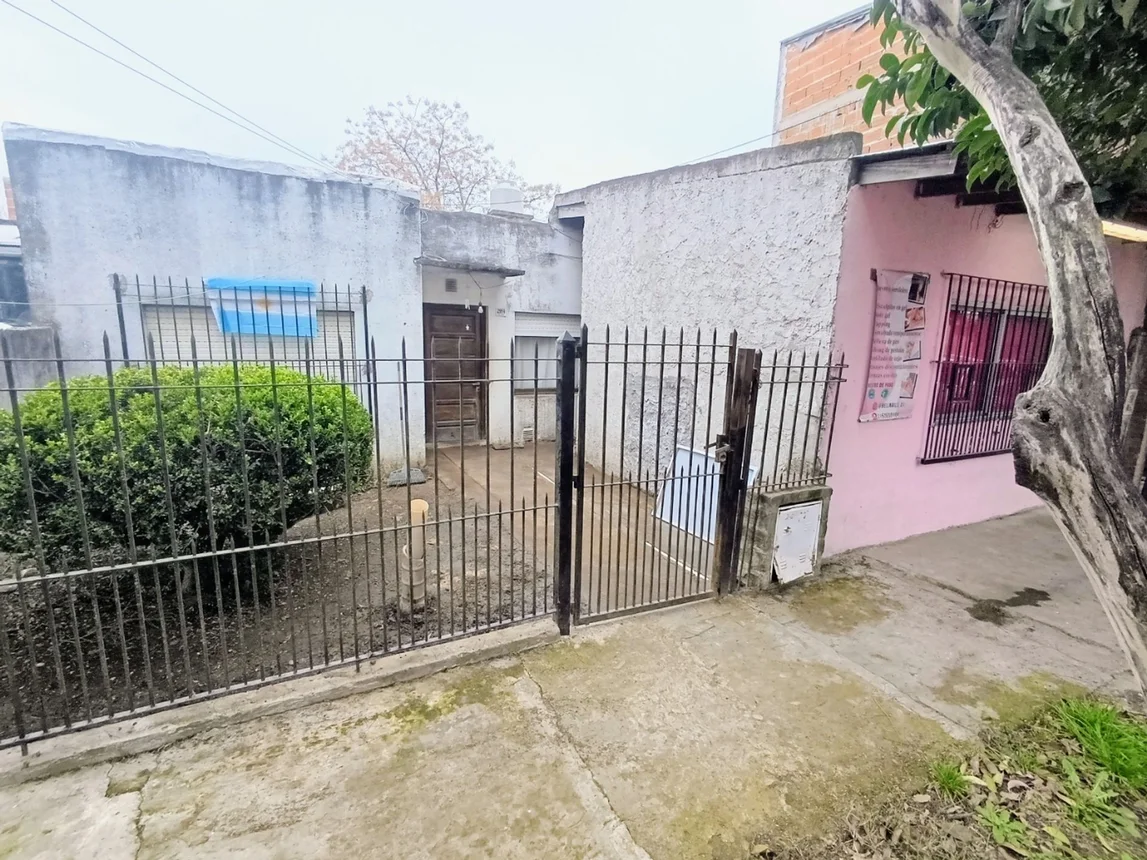 Casa en venta en Burzaco