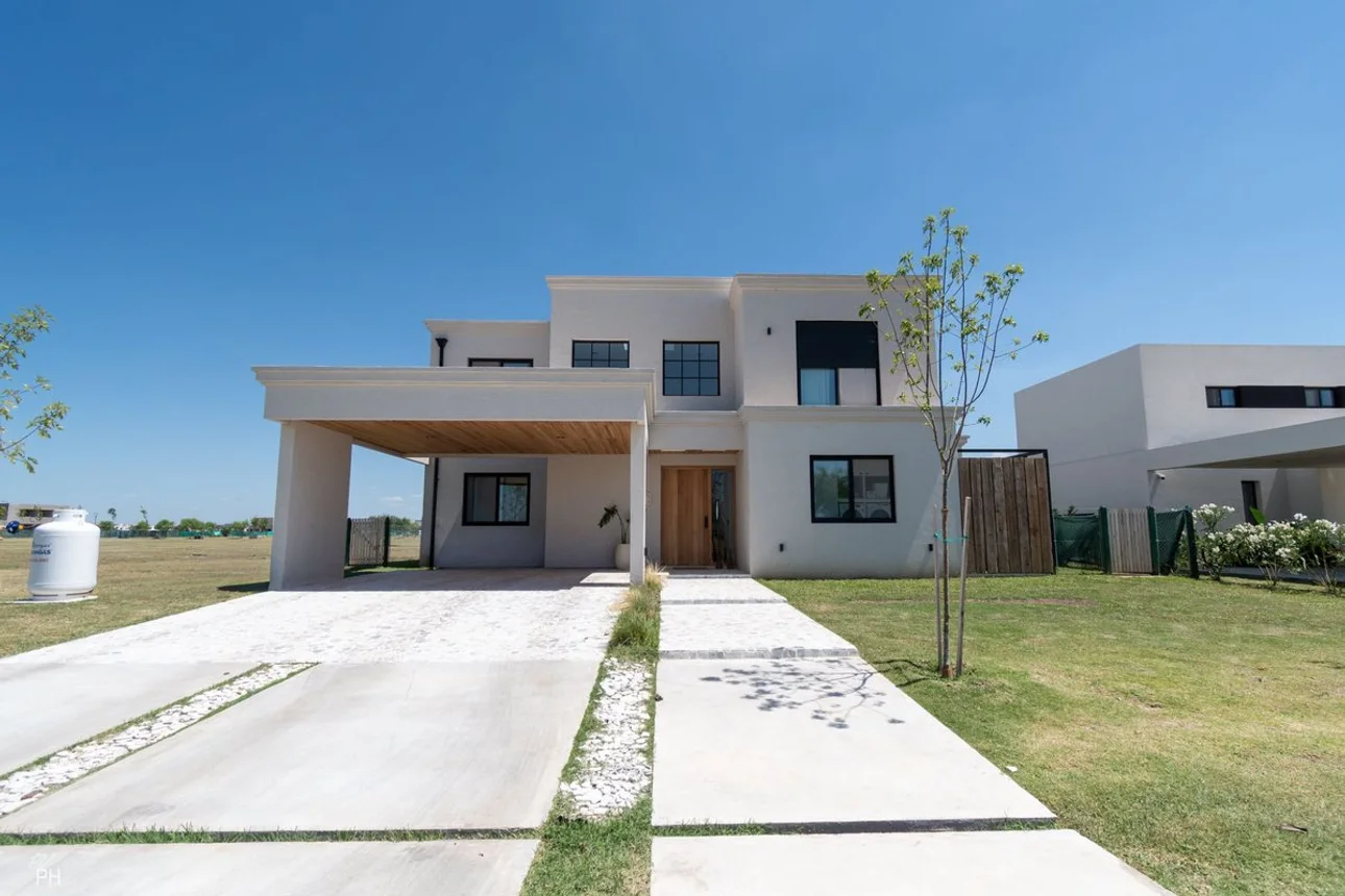 Casa en venta en Funes, foto 2