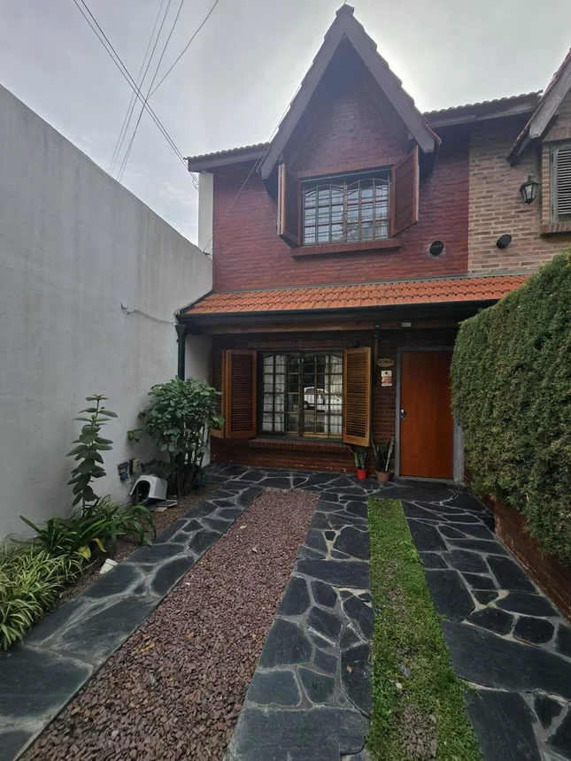 Casa dúplex de 3 ambientes en venta en Quilmes, Roque Sáenz Peña 1000, foto 2