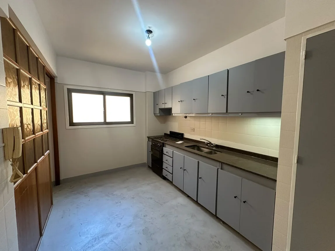 Departamento de 4 ambientes en venta en Liniers, Montiel 100