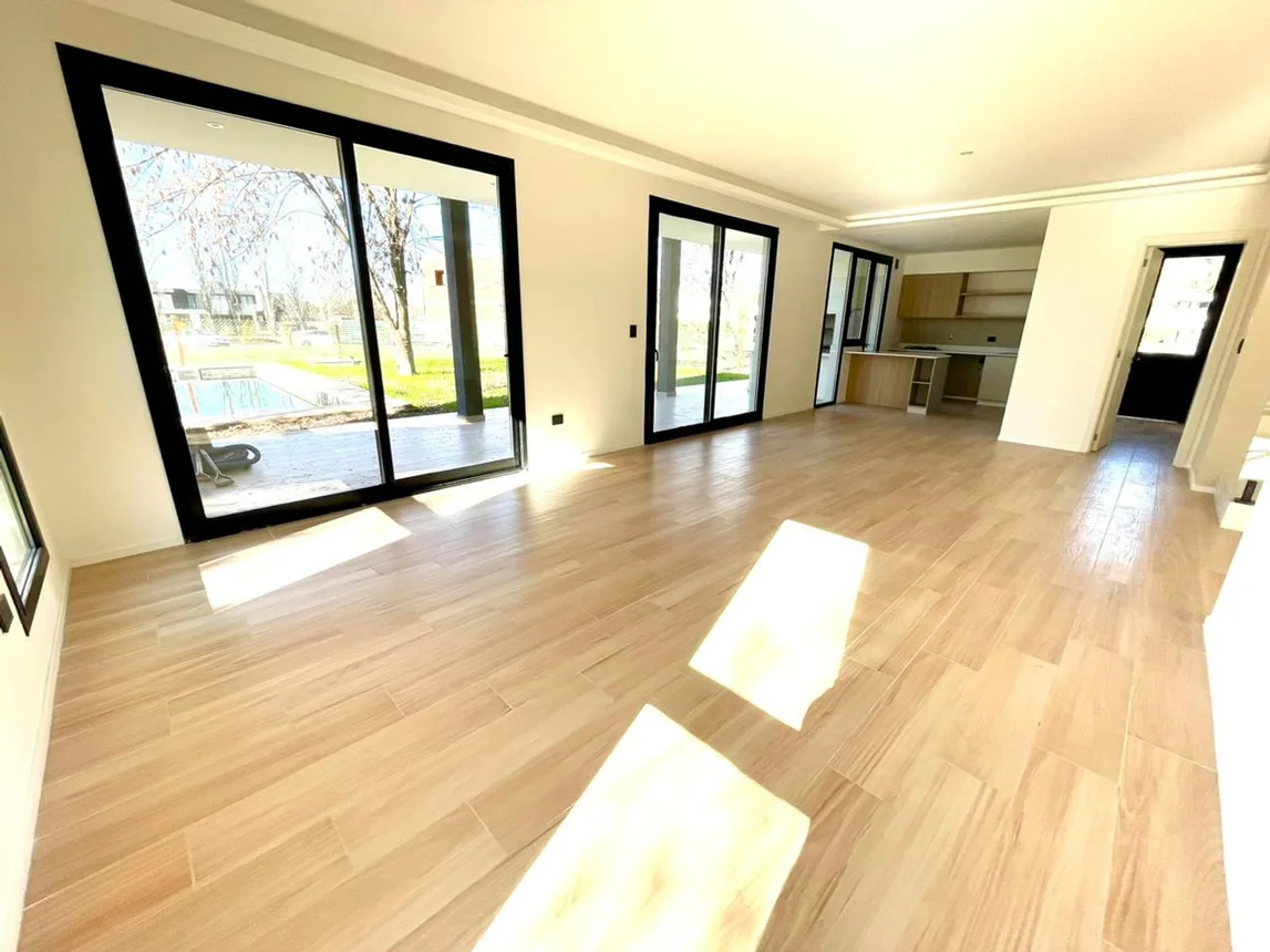 Casa en venta en Manuel Alberti, foto 4