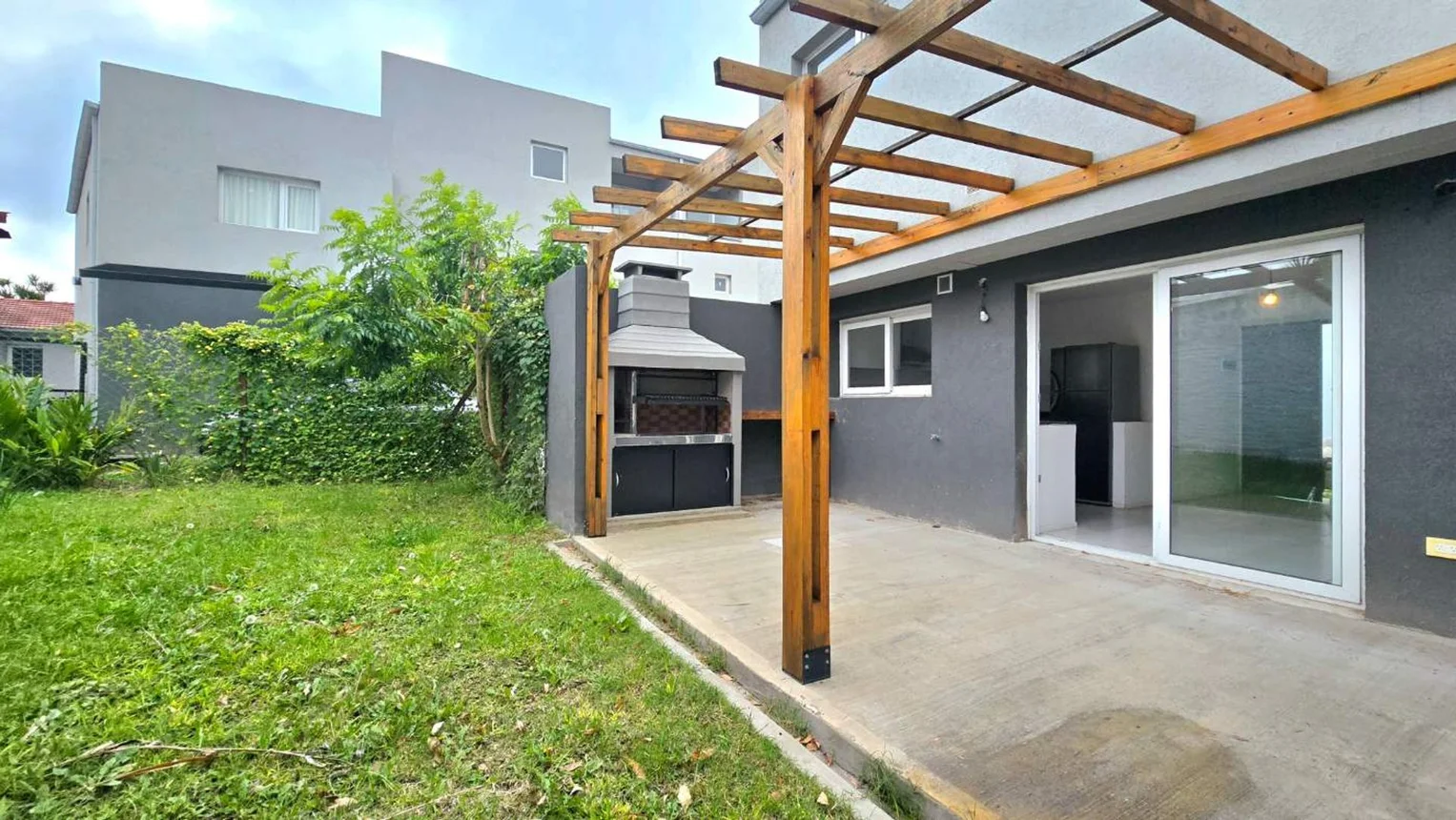 Casa dúplex de 3 ambientes en venta en Boulogne, Olazábal 400, foto 2