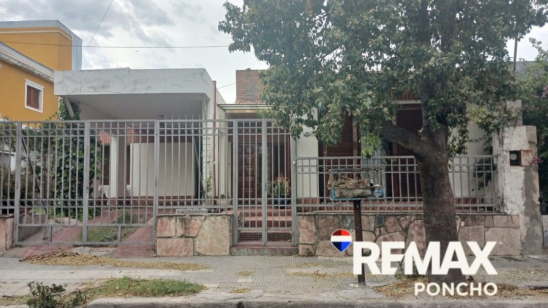 CASA EN ZONA OESTE - CALLE PEDRO GOYENA