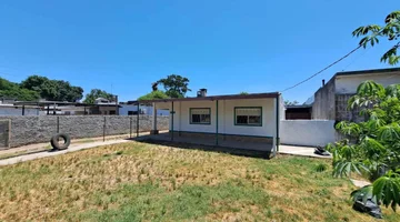 VENTA DE 2 CASAS, 1 PADRON-JARDINES DEL HIPODROMO