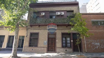 Venta de casa y 3 apartamentos en Palermo