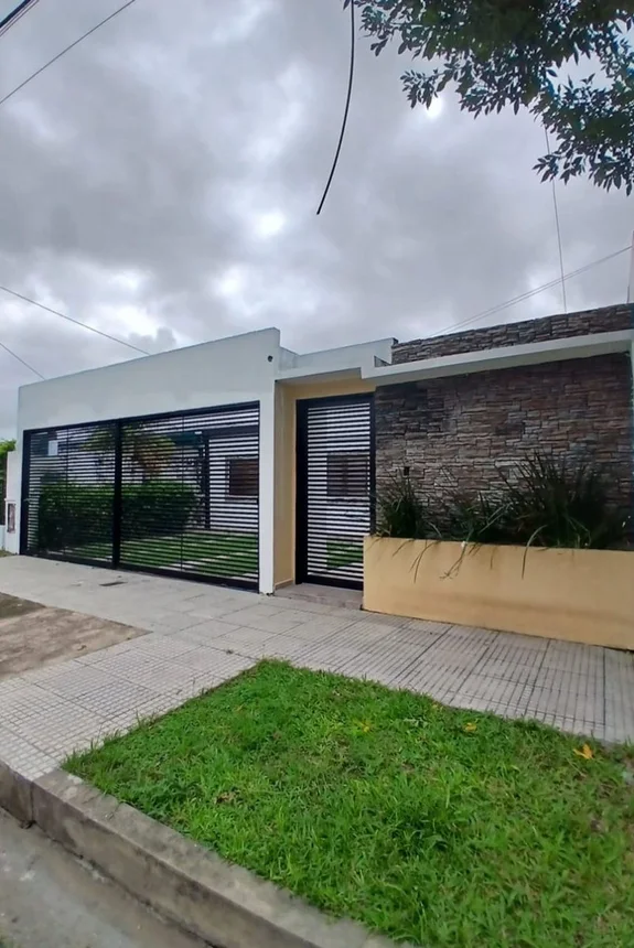 Casa de 4 ambientes en venta en Corrientes, A. Ballerini Barrio Profesionales Molina Punta 0