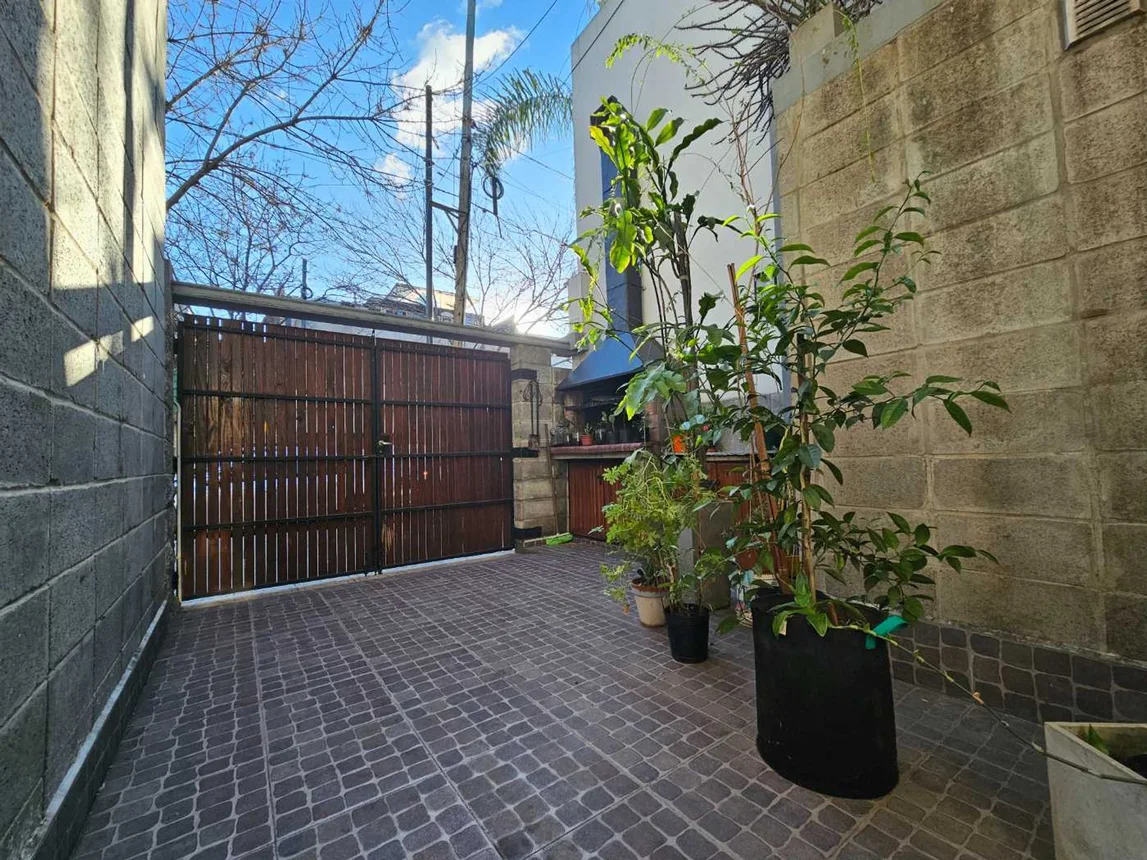 Casa tríplex de 3 ambientes en venta en Versalles, Bacacay 4800, foto 2
