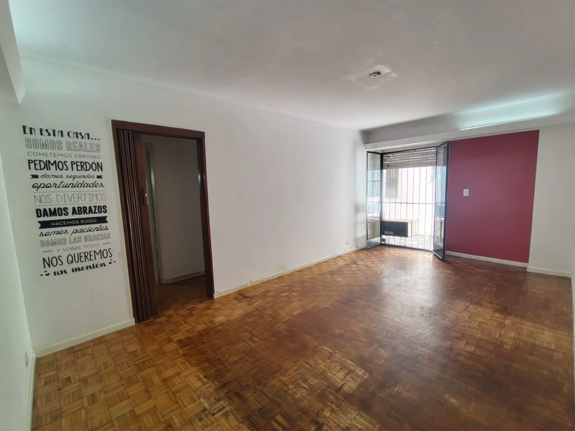 Departamento de 4 ambientes en venta en Flores, General José Gervasio Artigas 300