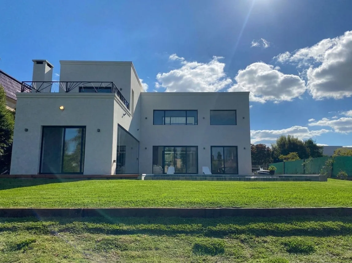 Casa 4 dorm. en venta en barrio san benito al río, foto 2