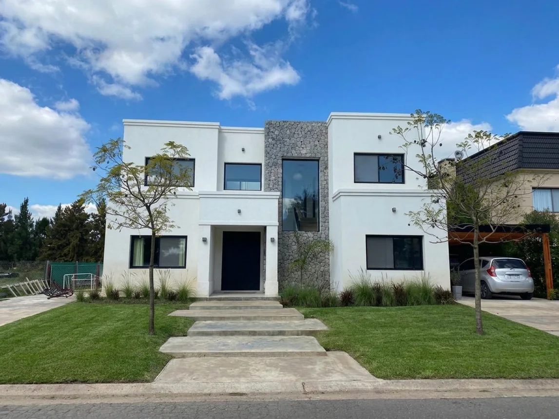 Casa 4 dorm. en venta en barrio san benito al río, foto 1