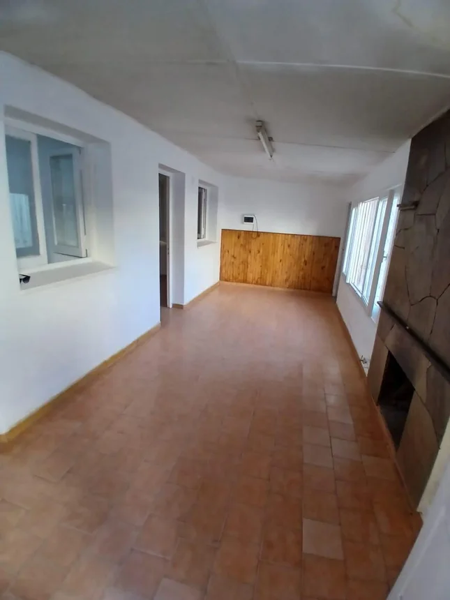 Casa de 8 ambientes en venta en Godoy Cruz, J J Paso 700