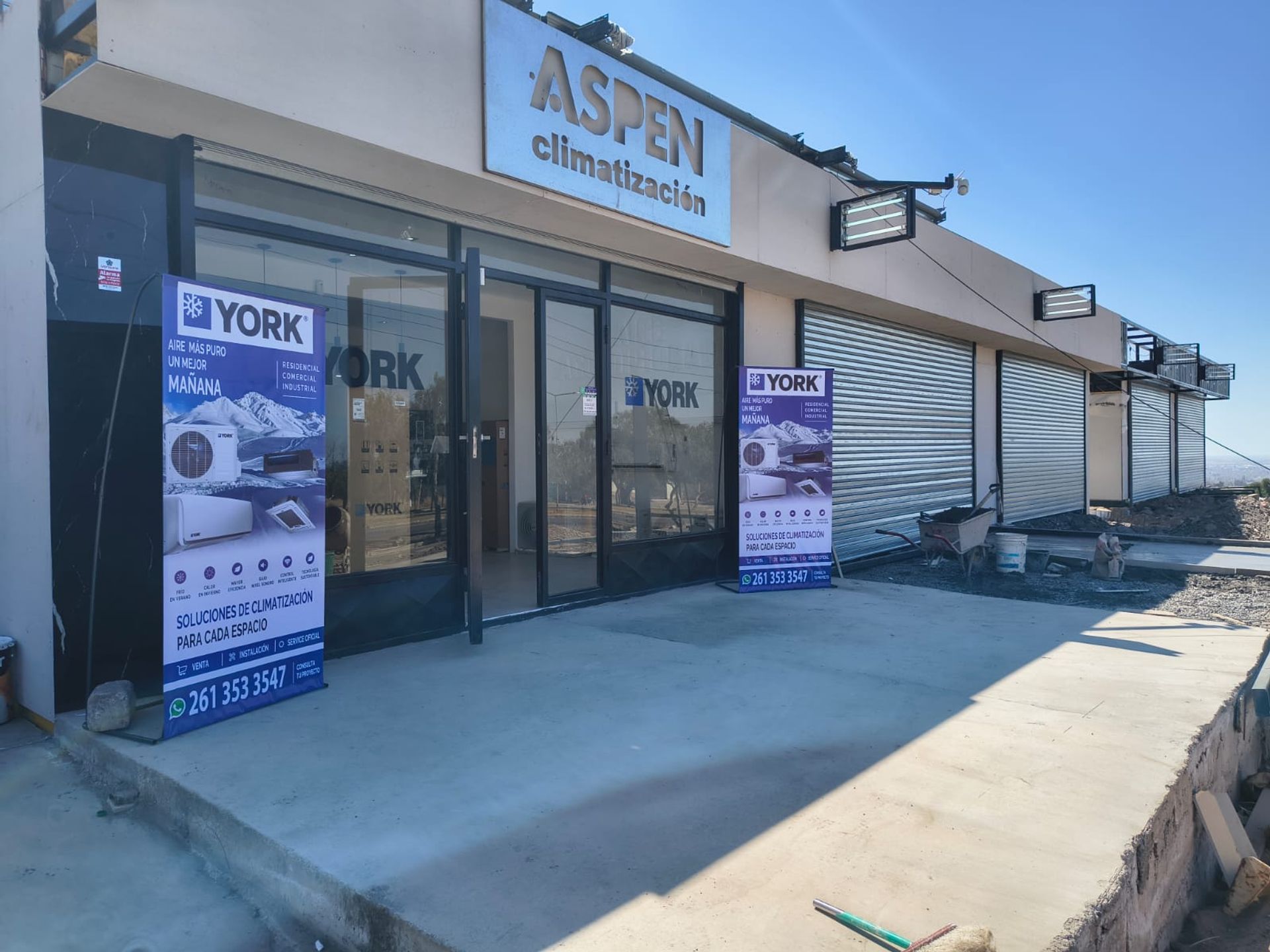 Local Comercial en Av. Regalado Olguin 0