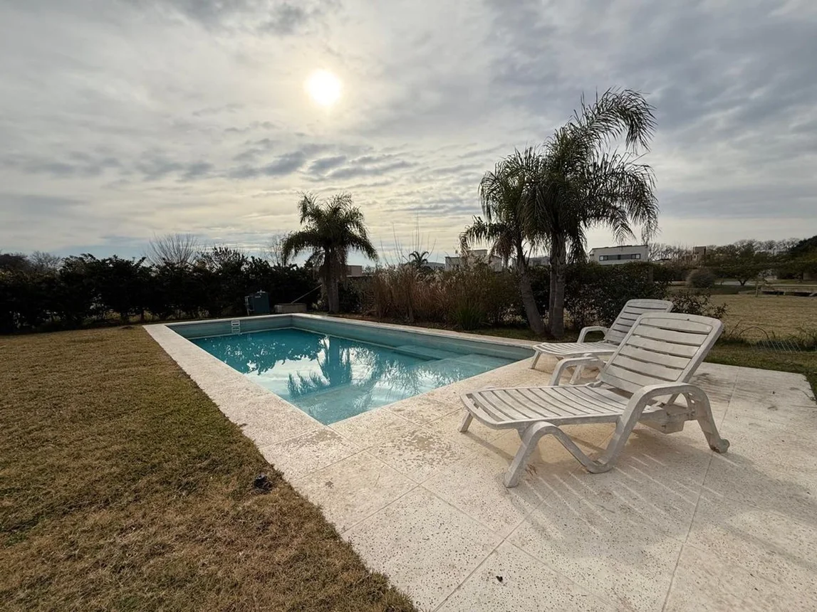 Casa en venta en Pilar, foto 2