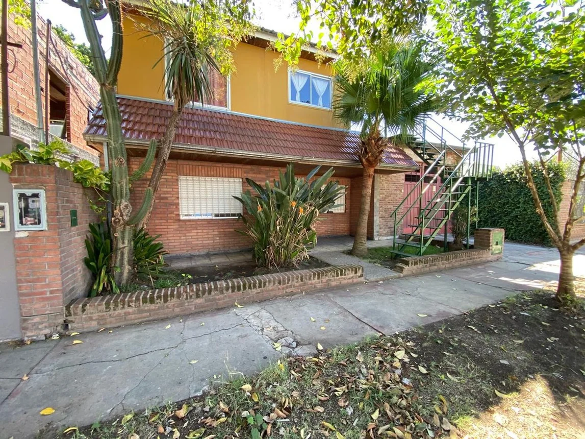 Casa en venta en Hurlingham, Subteniente Alejandro Fernández 1900