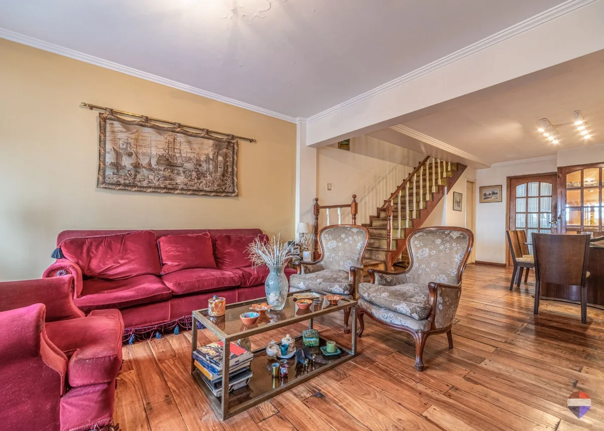 Casa tríplex en venta en Colegiales