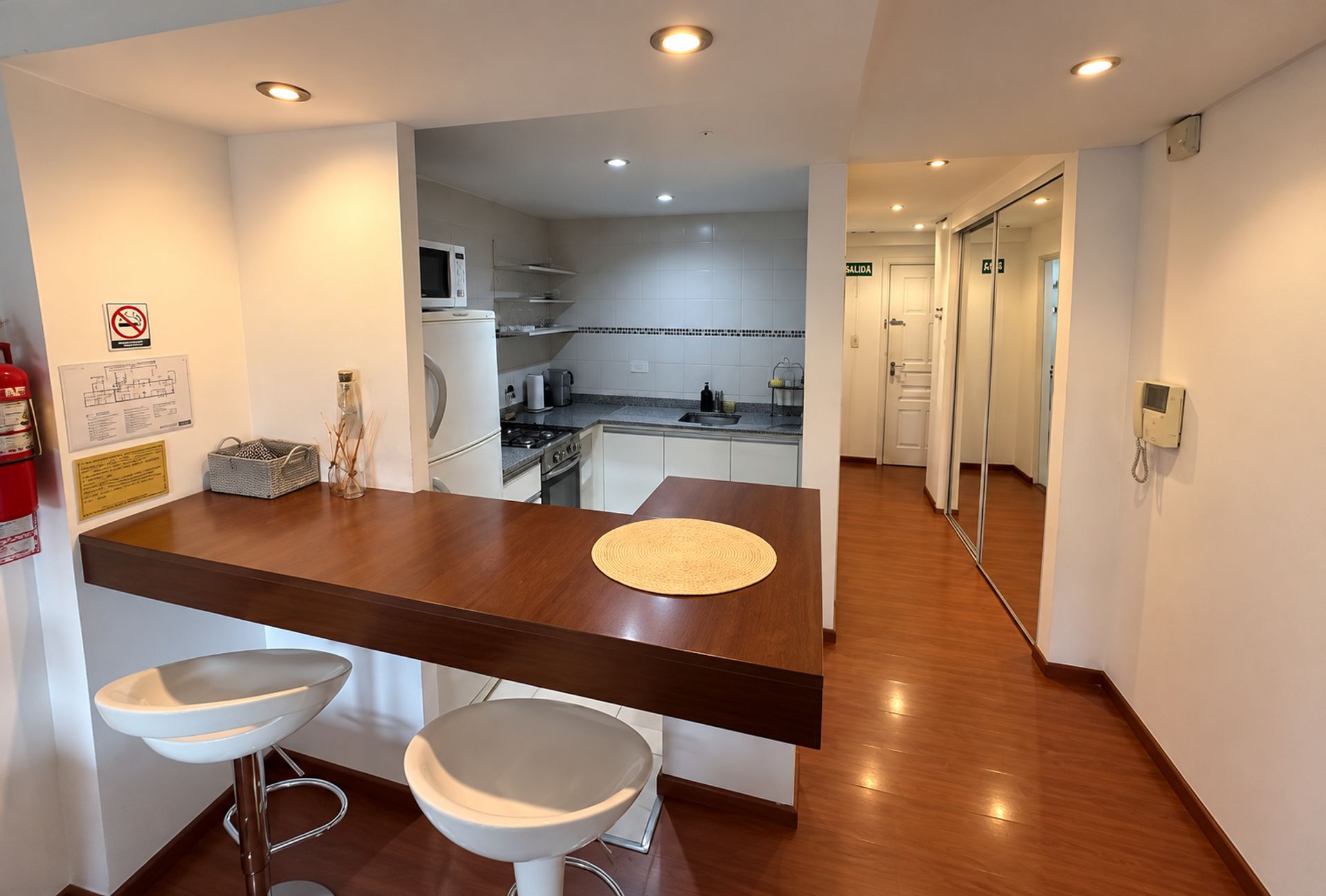 MONOAMBIENTE AMOBLADO VENTA TRES CERRITOS — foto 4
