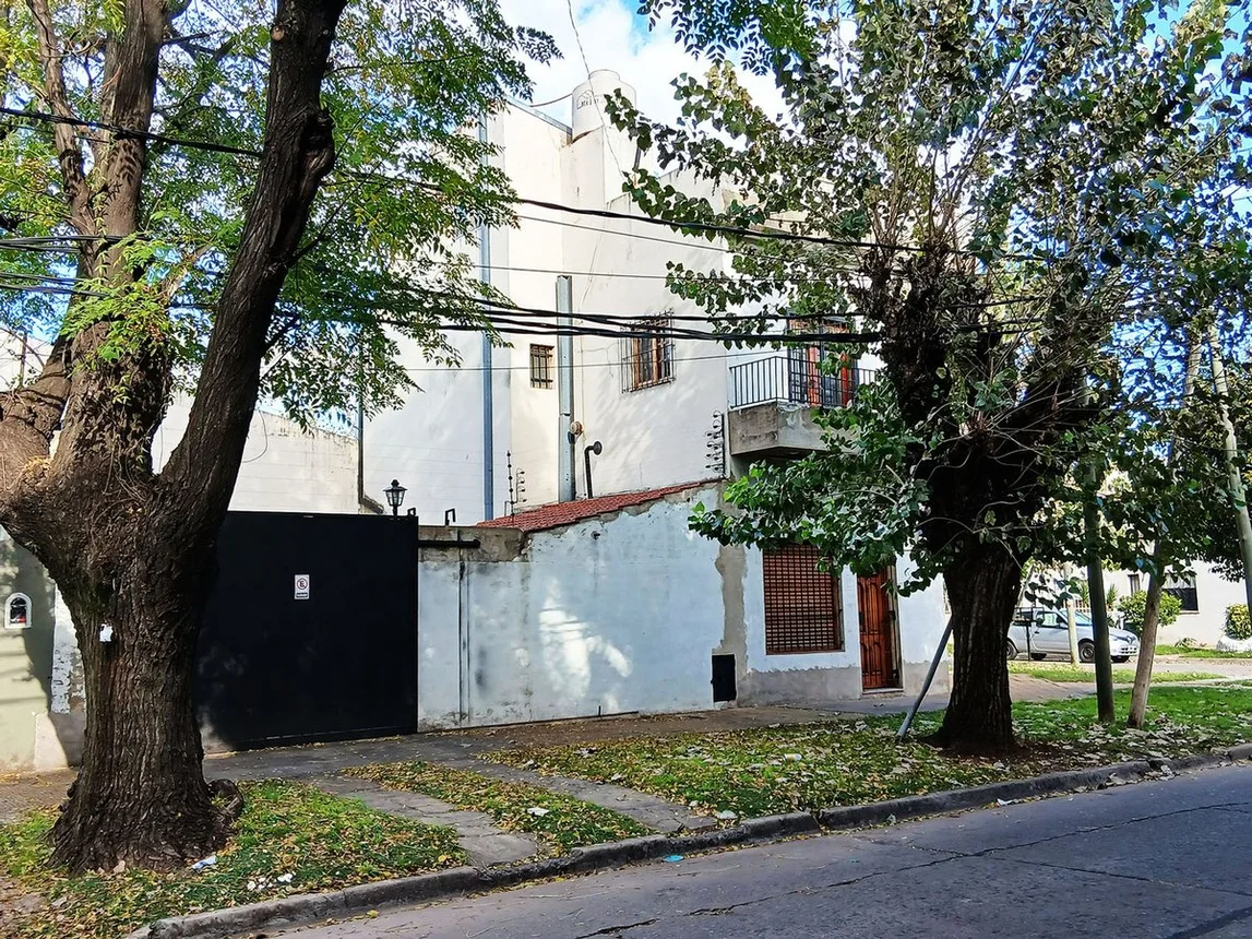 PH de 7 ambientes en venta en Santos Lugares, Tornquist 1200