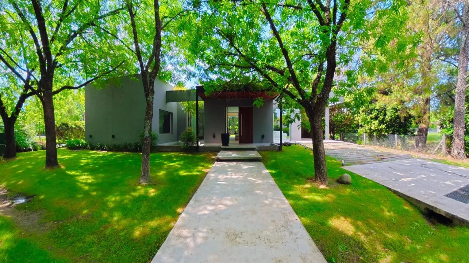 Casa en venta en Pilar, foto 2