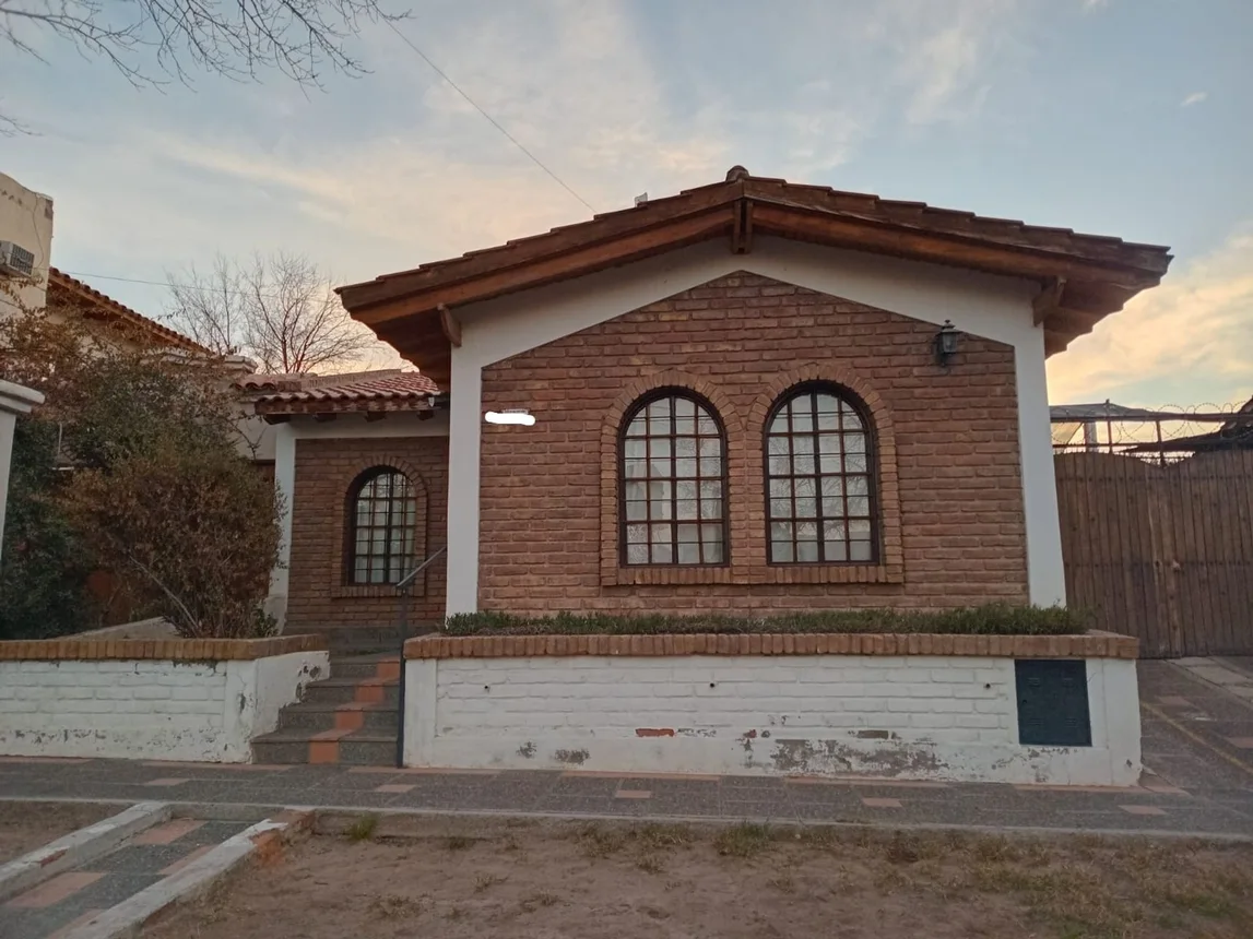 Casa en venta en Mendoza, foto 2