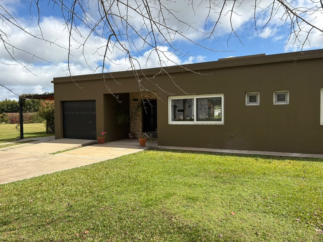 Casa en Barrio Cerrado. Impecable!