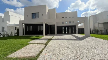 VENTA CASA 6 AMB  LAGUNA SANTA ANA TIGRE BENAVIDES