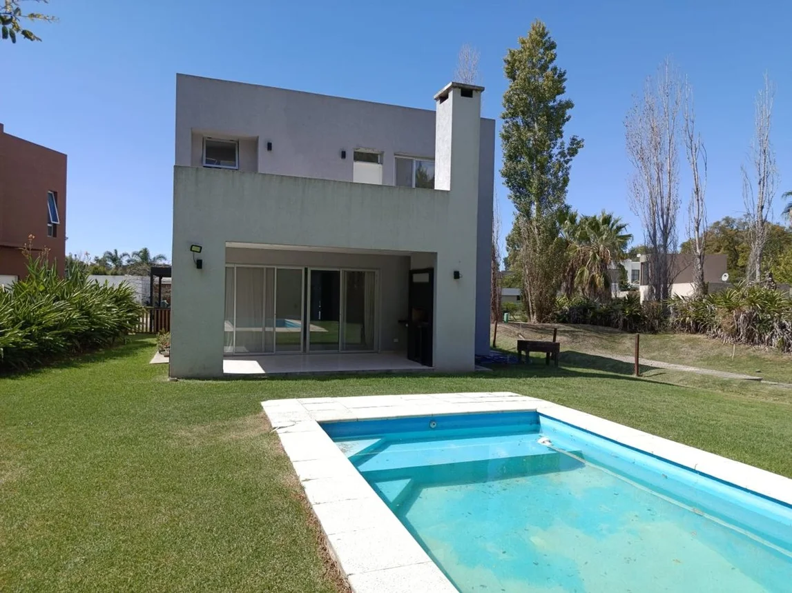 Casa de 5 ambientes en venta en Benavídez, Avenida Alvear 100