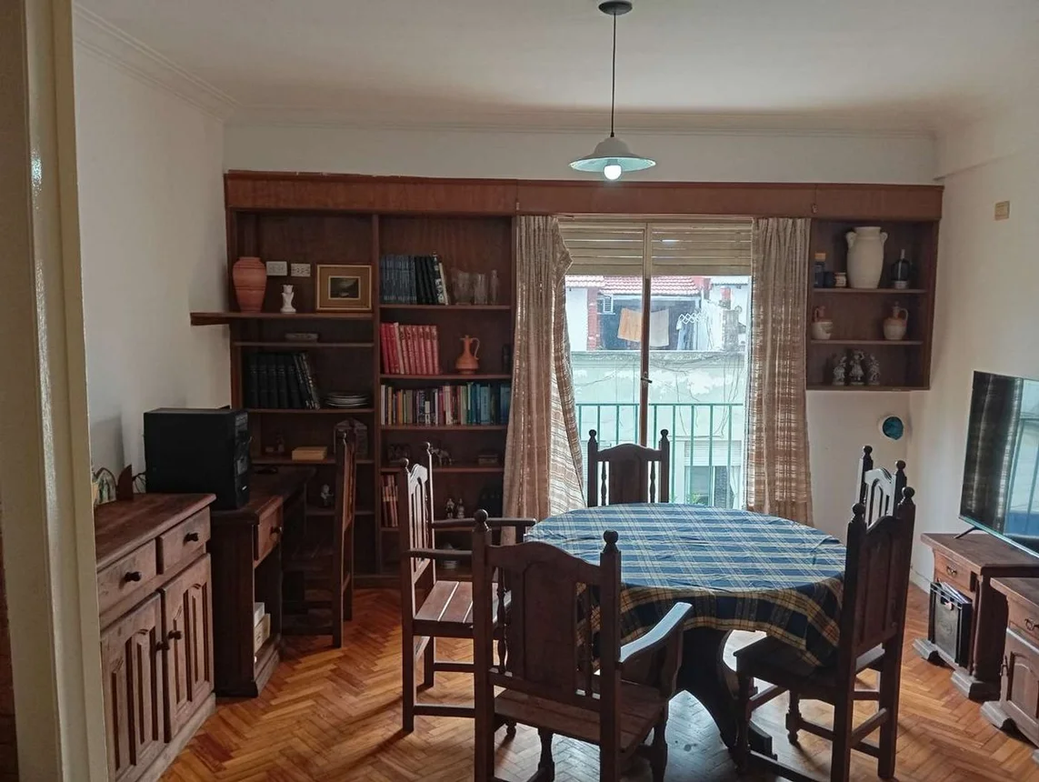Semipiso de 4 ambientes en venta en Constitución, Brasil 1600