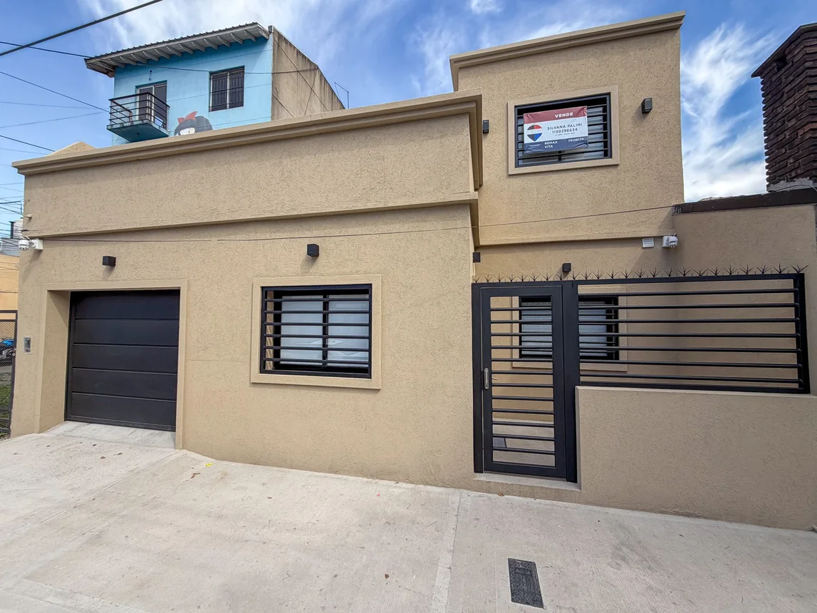 Casa de 3 ambientes en venta en Morón, General Juan José Valle 500