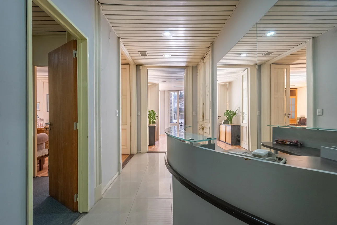 Departamento de 7 ambientes en venta en Monserrat, Avenida de Mayo 1100, foto 2