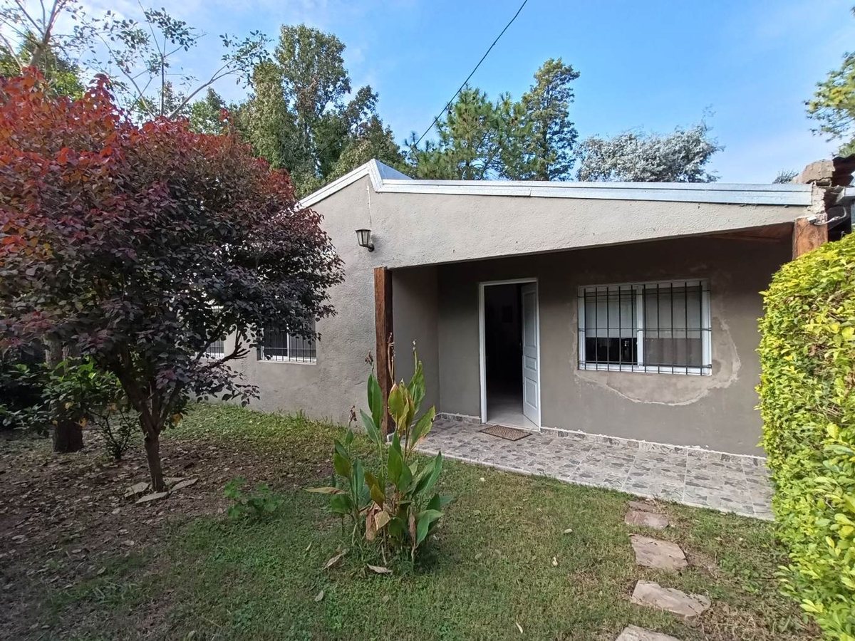 Venta casa en Arroyo Leyes 2 dorm y 2 baños