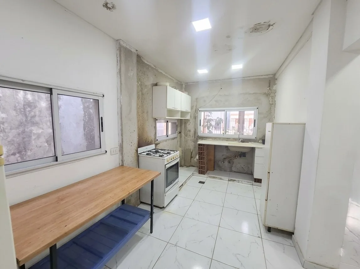 Casa de 3 ambientes en venta en Caseros, Santiago Zanella 2700, foto 4