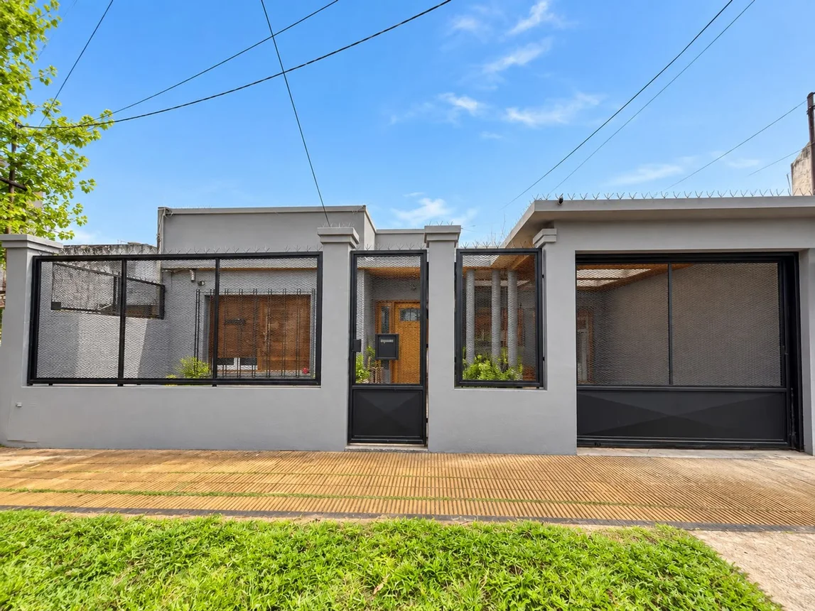 Casa de 3 ambientes en venta en El Palomar, José Martí 2500, foto 2