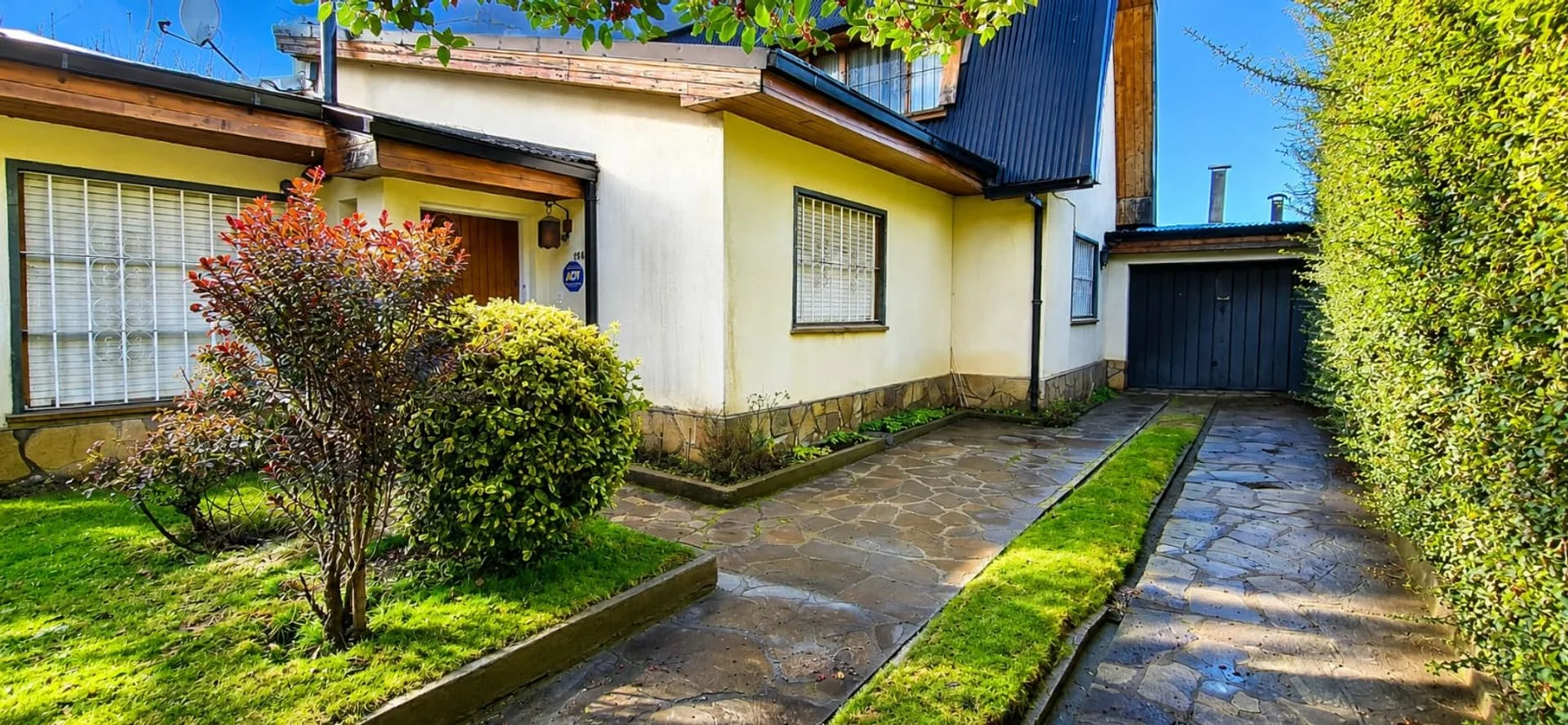 Casa de 7 ambientes en venta en San Carlos de Bariloche, Rolando 800, foto 2