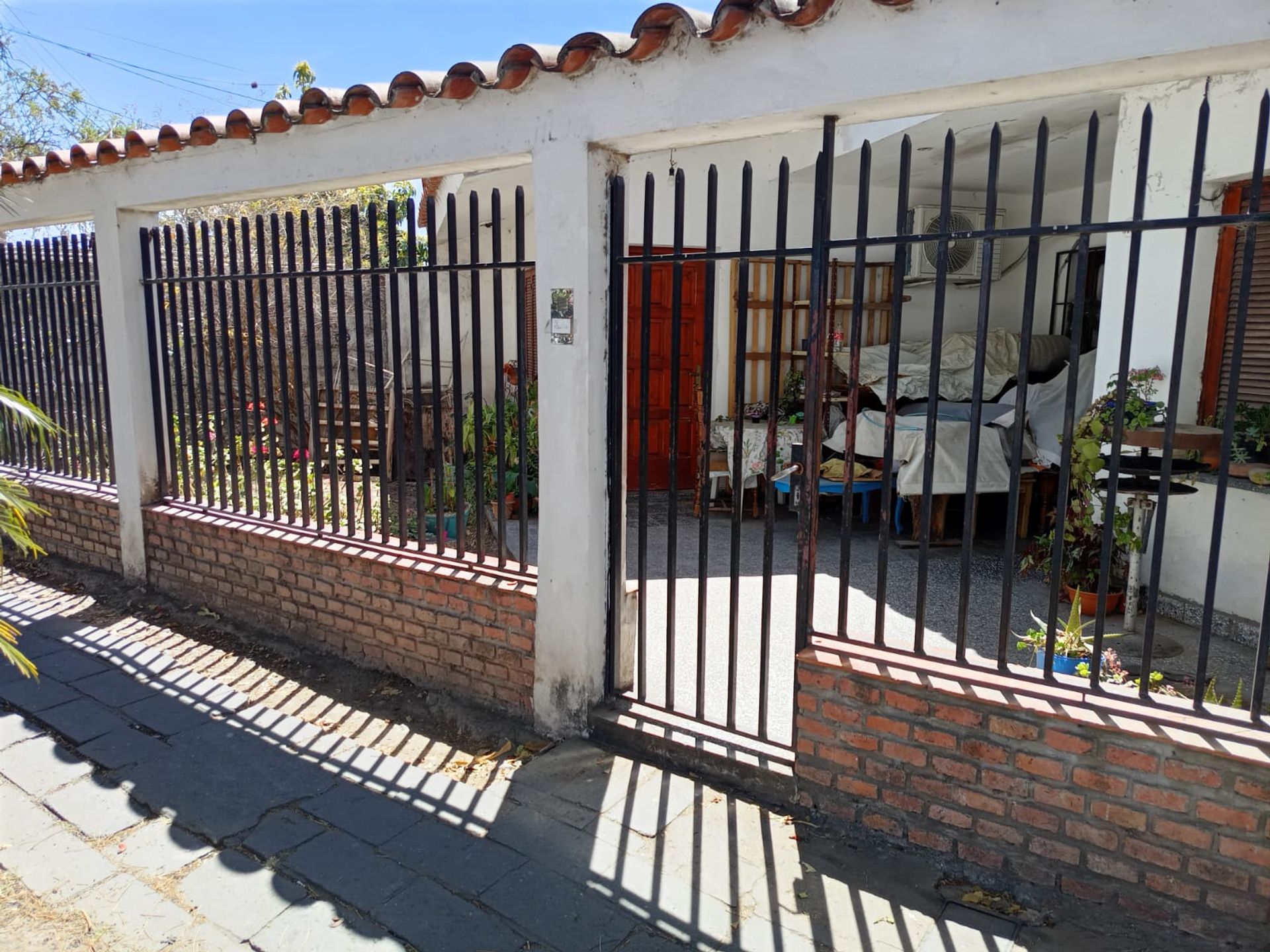 CASA EN VENTA 3 DORM ZONA SUR PERMUTA POR DPTO — foto 2