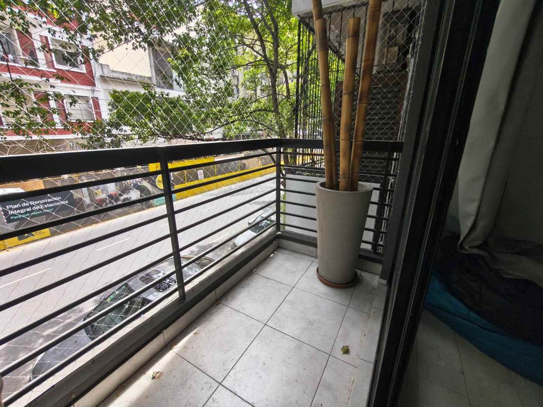 Alquiler Monoambiente amoblado con balcón - frente