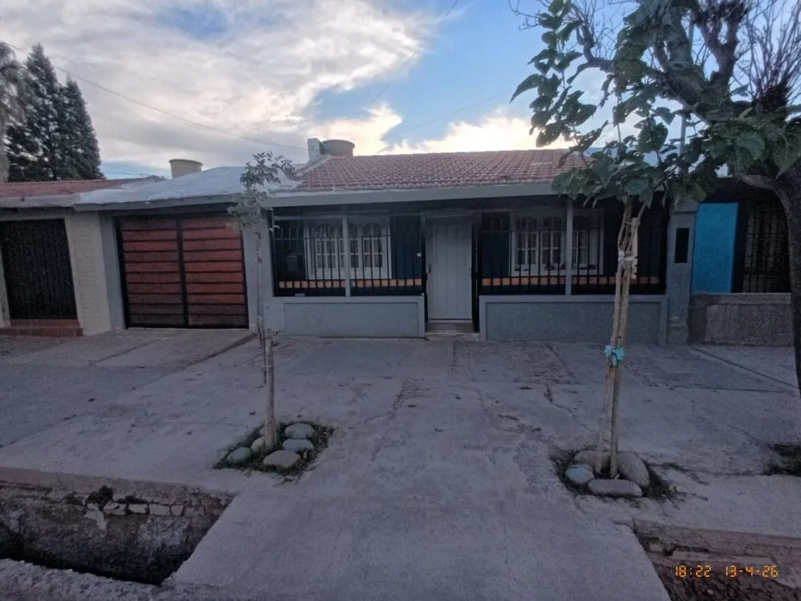 Casa en venta en Guaymallén, foto 2