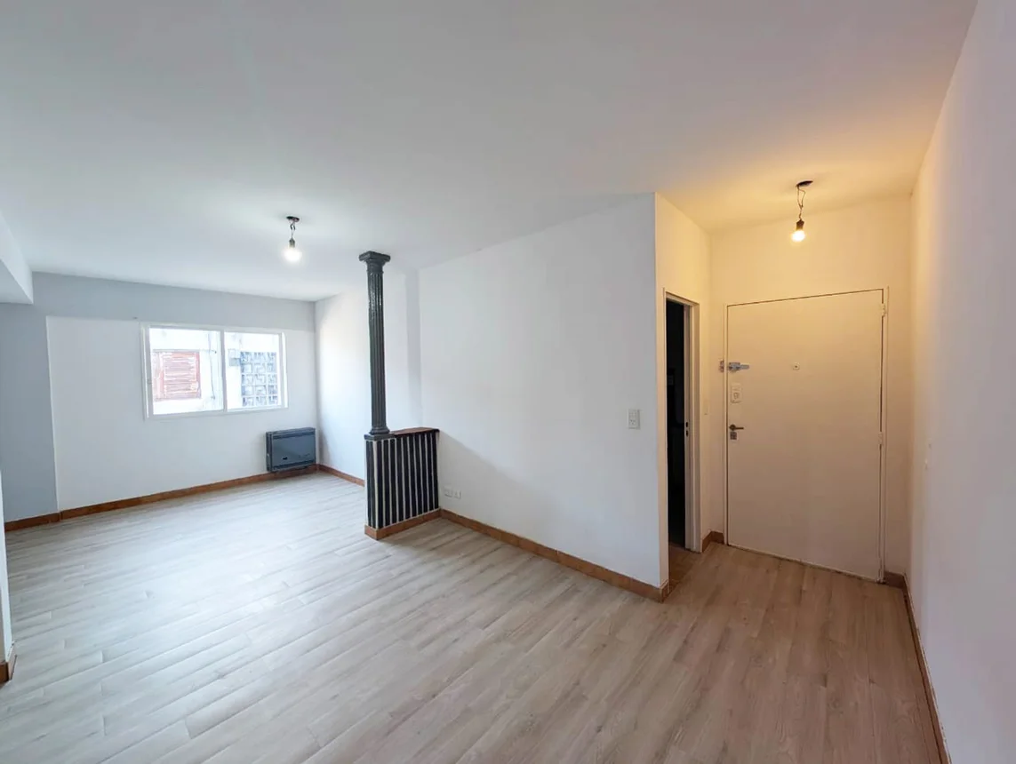 Departamento de 3 ambientes en venta en Villa Luzuriaga, Triunvirato 4000