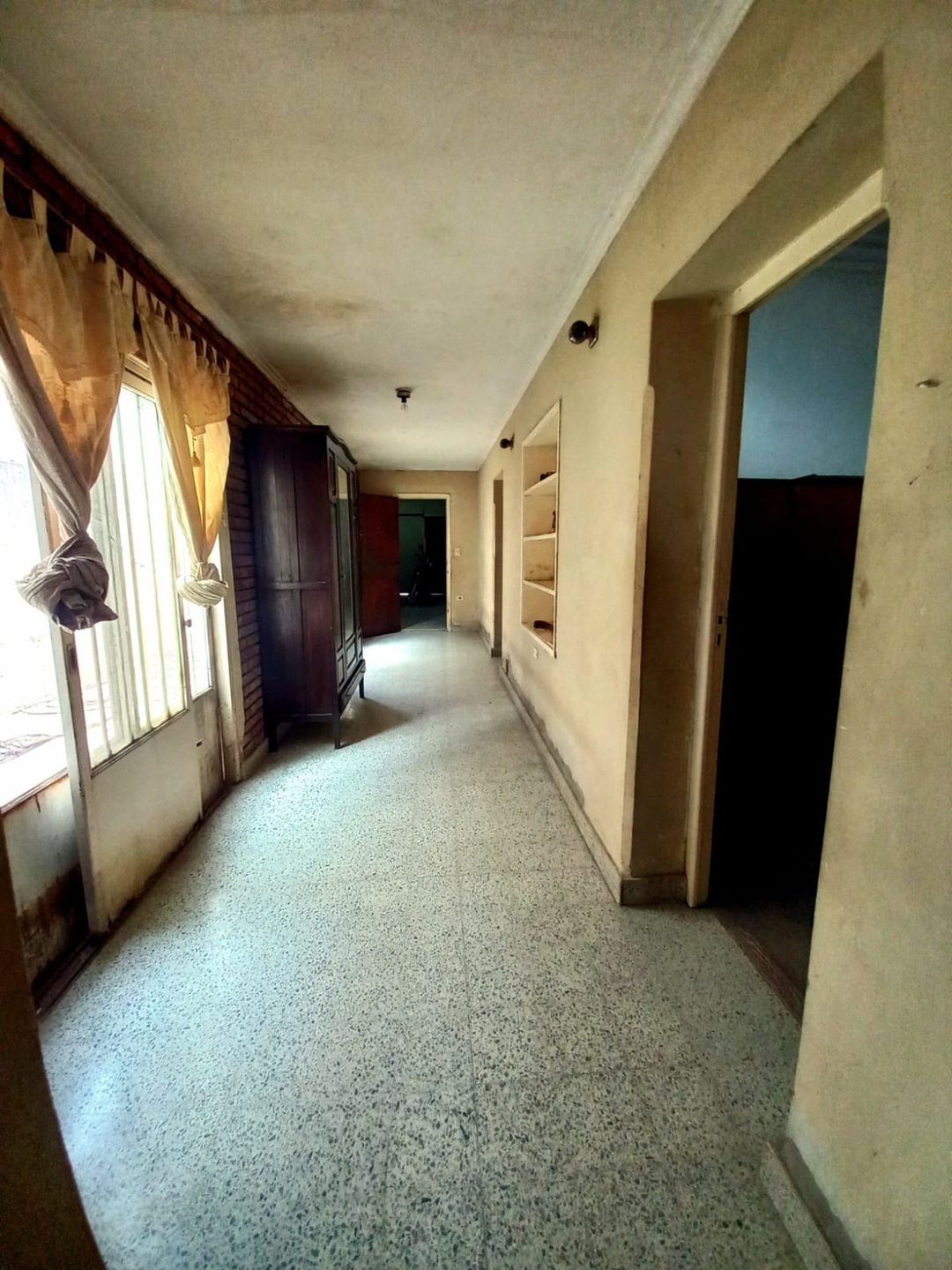 CASA EN VENTA  DE 6 AMBIENTES PARA FLIPPING