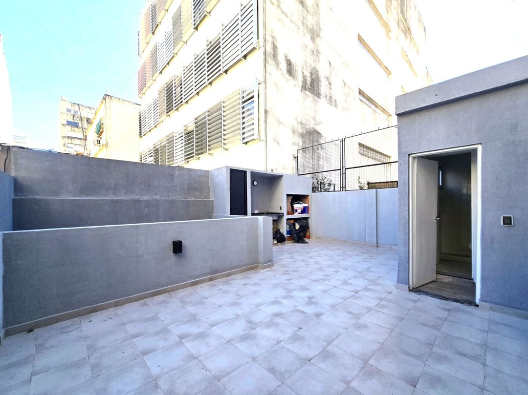VENTA PH CUATRO AMBIENTES CON TERRAZA EN BELGRANO