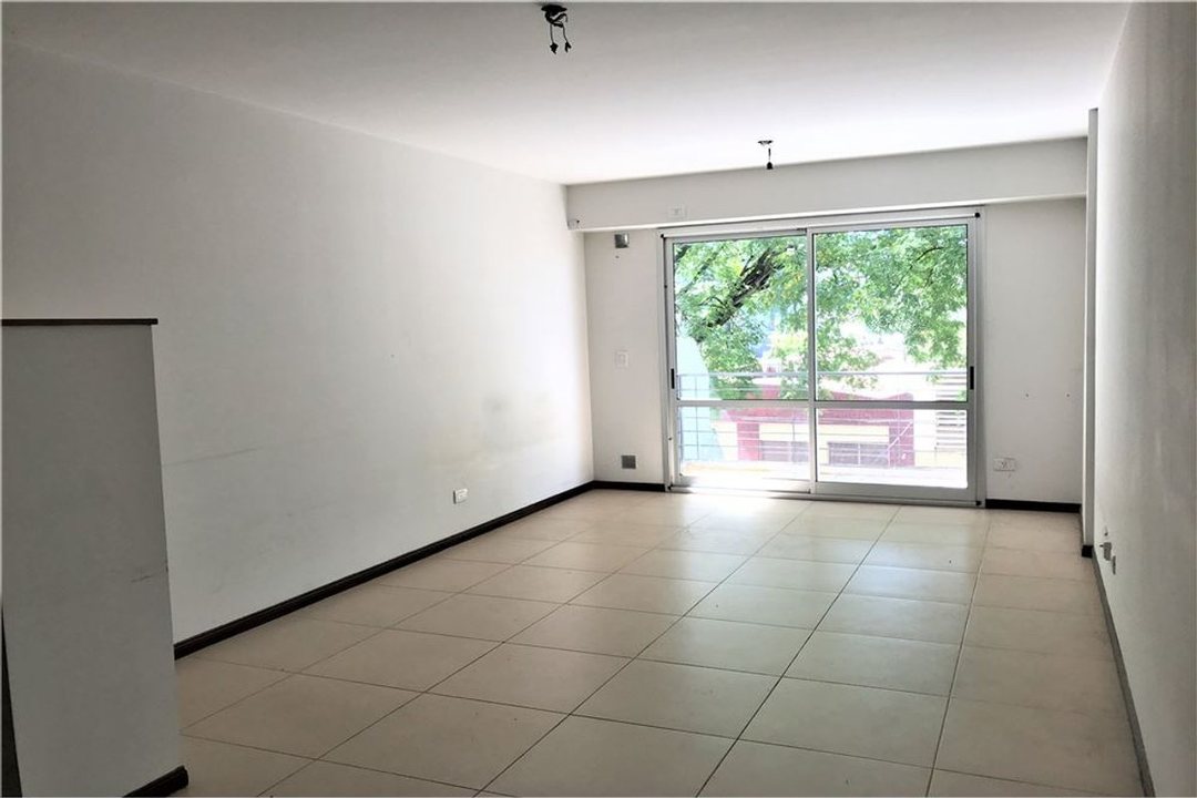 ALQUILER MONOAMBIENTE BALCÓN