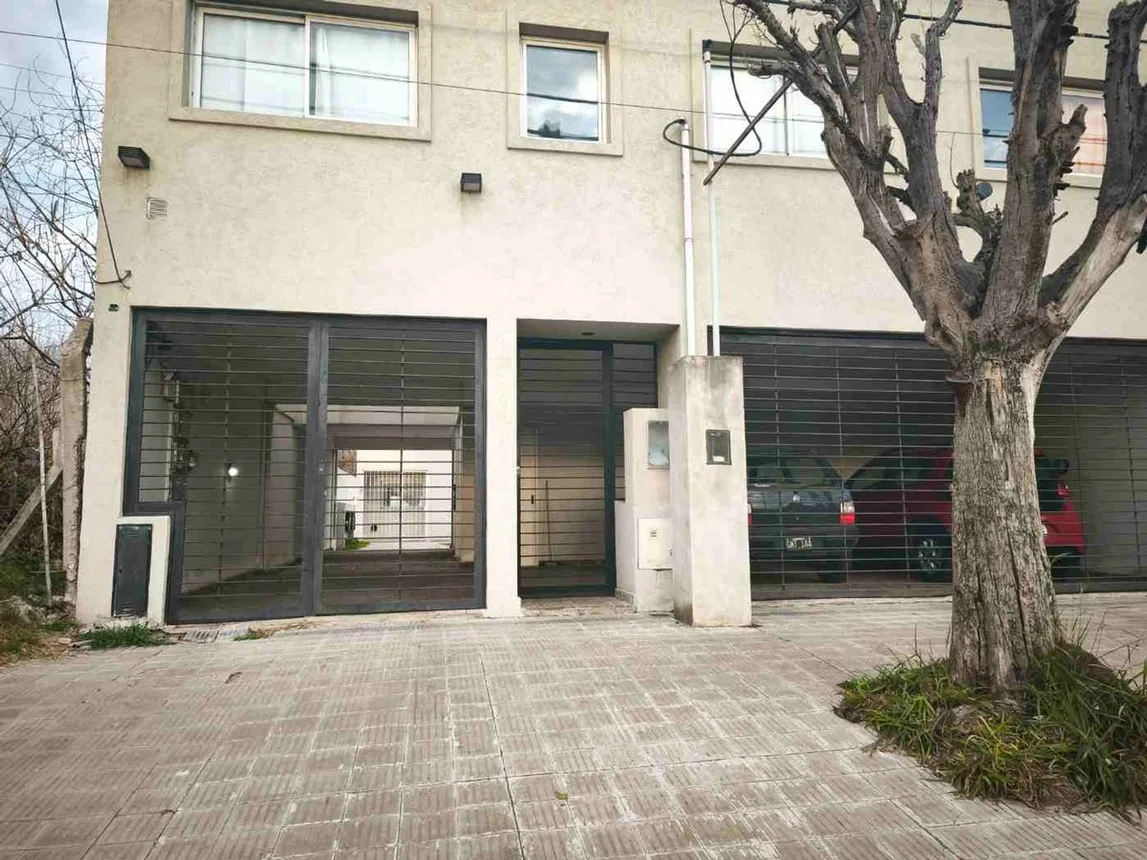 Casa dúplex de 3 ambientes en venta en La Plata, 143 E/ 63 y 64 1500, foto 2