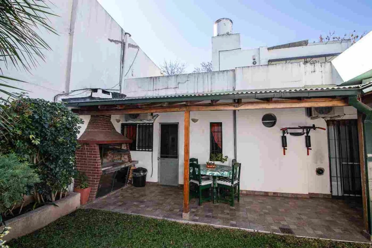Casa de 4 ambientes en venta en Villa Pueyrredón, Bolivia 4300