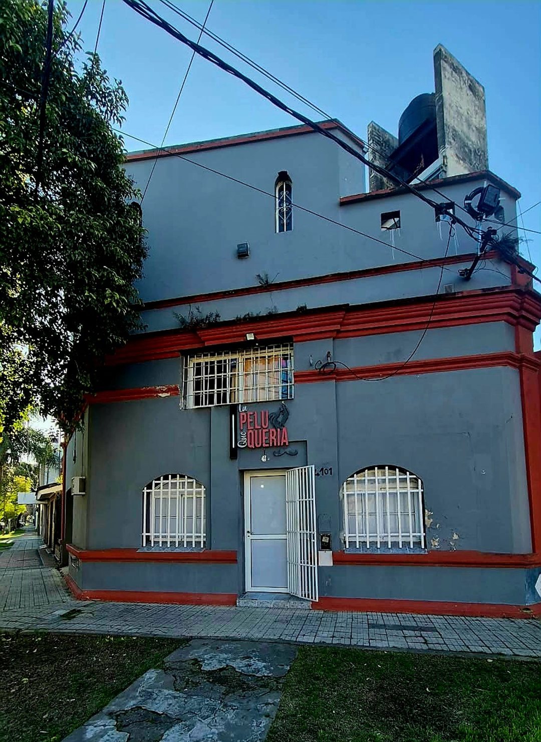Venta Casa 2 dormitorios-Cochera-Local