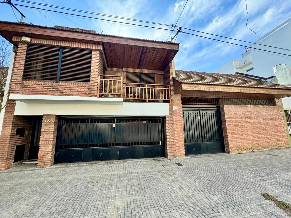 Casa en venta en La Plata, foto 2